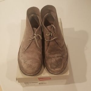 Clarks Desert Boots size 7.5